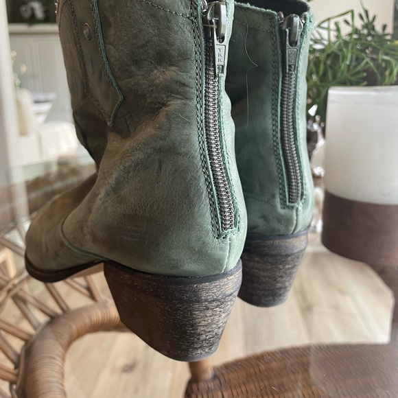 FREE PEOPLE LEATHER BOOTIE, Made in Spain - Picture 2 of 5